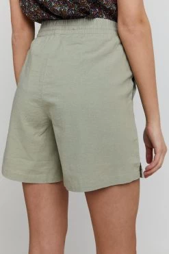 OXMO Shorts Loosefit Broek Algea Dames Olijfgroen 12 OXMO Shorts Loosefit Broek Algea Dames Olijfgroen -Oxmo Winkel d98a5dd62bb89719377ace600d646666