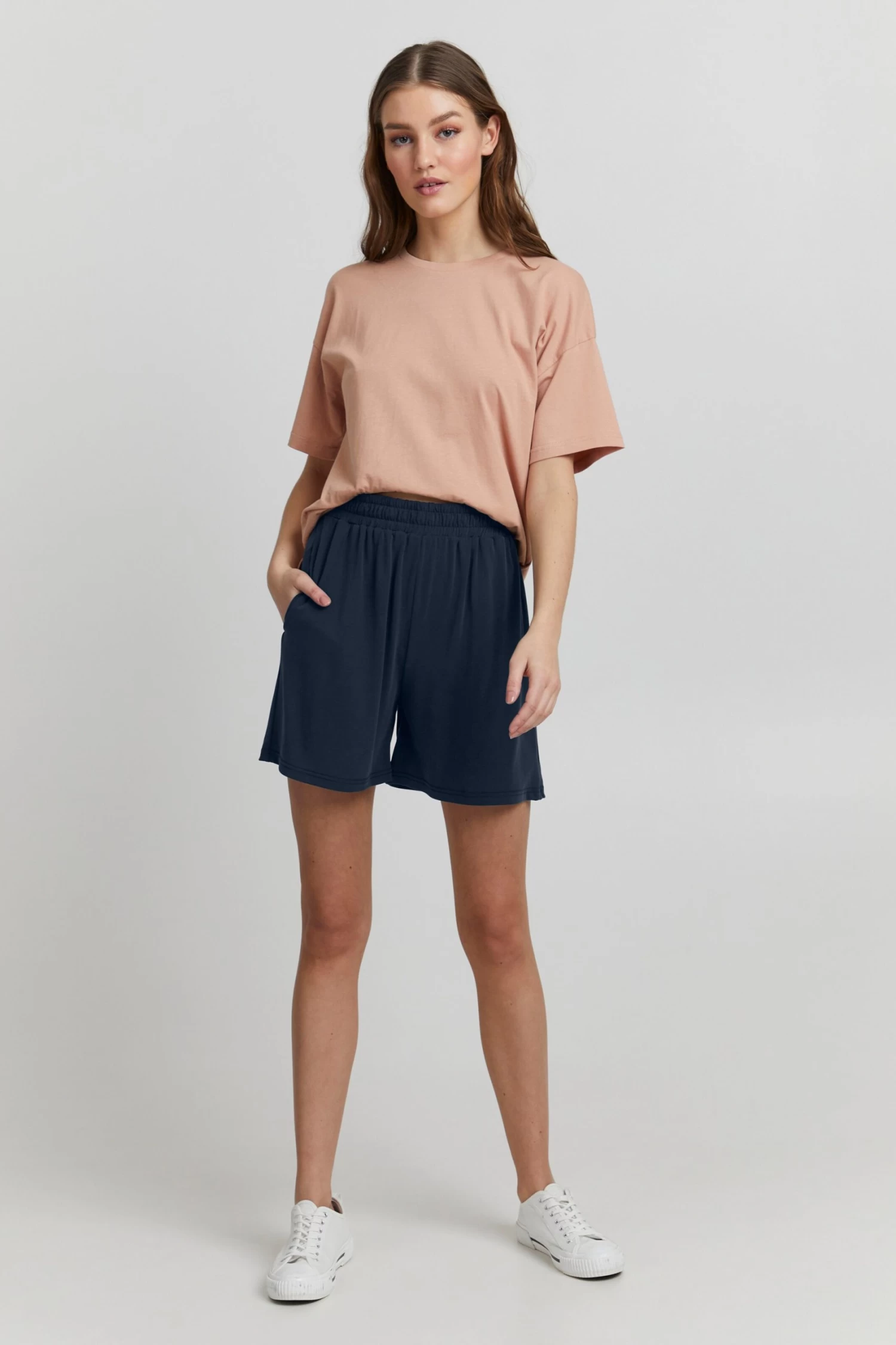 OXMO Shorts Loosefit Broek BJÖRK Dames Zwart 5 OXMO Shorts Loosefit Broek BJÖRK Dames Zwart - Afbeelding 3