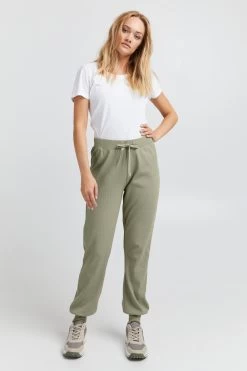 OXMO Sweatpants Regular Broek Liz Dames Groen -Oxmo Winkel e262b815dd83ef31c2e261fec8e78d64