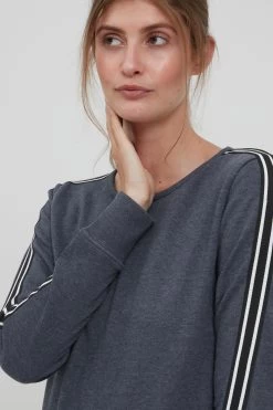 OXMO Sweatshirts Sweatshirt Gabita Dames Donkerblauw -Oxmo Winkel e91a938d1cbea8ca7d7ee7fe1bb1c0e1