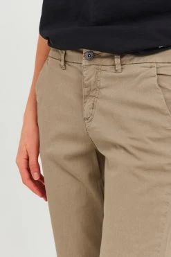 OXMO Chinos Loosefit Chino CHILLI Dames Beige -Oxmo Winkel ea55b7576a44cc7f563d731616ff7dd9