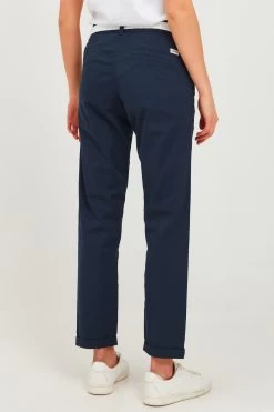 OXMO Chinos Slimfit Chino Chakira Dames Navy -Oxmo Winkel ed284d7b843206ccb351e24348451bb6