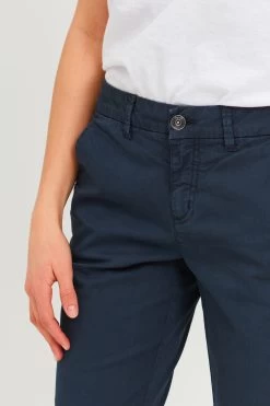 OXMO Chinos Loosefit Chino CHILLI Dames Blauw -Oxmo Winkel f0ef532ae23586b914d3717e6c295b76