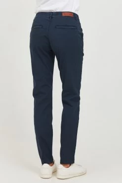 OXMO Chinos Loosefit Chino CHILLI Dames Blauw -Oxmo Winkel f295a0fe12b53cdd41888ecb54d18634