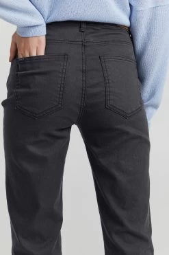 OXMO Shorts Slimfit Broek Dames Zwart -Oxmo Winkel f5fd44f7bf0c07d5849cadebd85de163