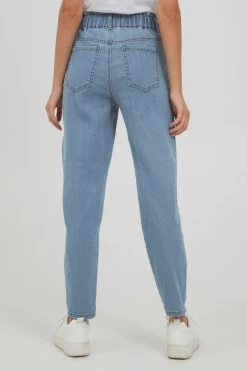 OXMO Mom Jeans Tapered Jeans Ann Dames Blauw 11 OXMO Mom Jeans Tapered Jeans Ann Dames Blauw -Oxmo Winkel f6b3501376793ee303b9592ba58d6270
